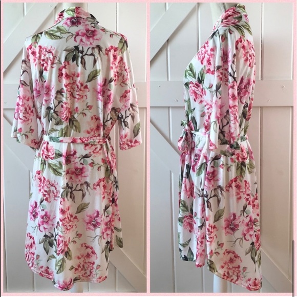 Show Me Your MuMu Brie Floral Robe O/S - Picture 6 of 6